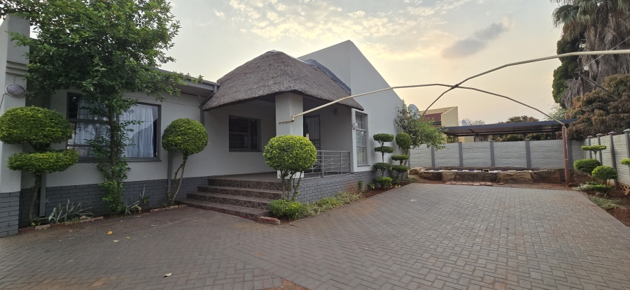 3 Bedroom Property for Sale in Geelhoutpark North West